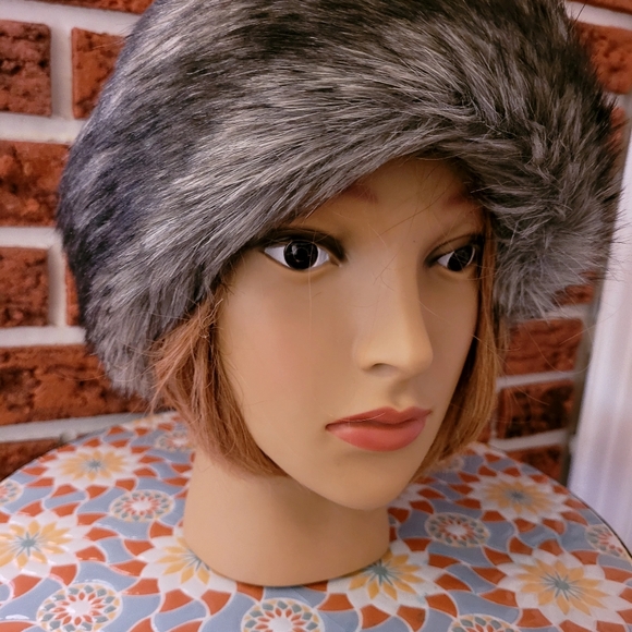 Parkhurst Women's Winter Faux Fur Mink Hat - Picture 7 of 16